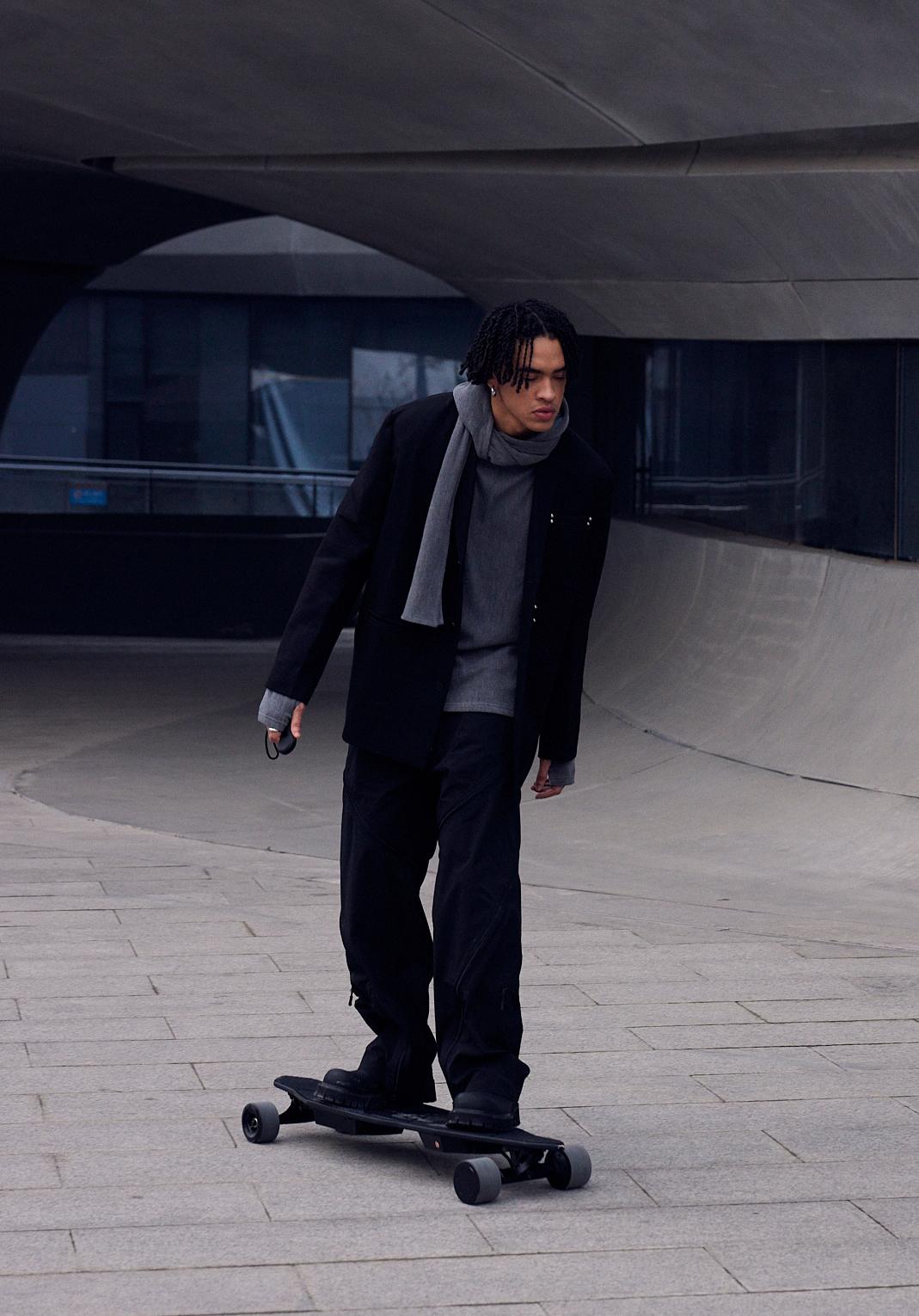 Moovi Art Collaboration Electric Skateboard